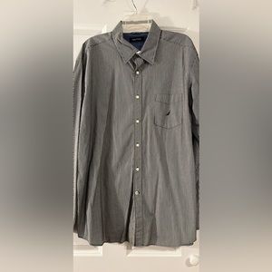 Men’s Nautica size XL button down shirt